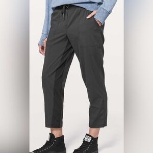 Lululemon Dance Studio Crop II *Unlined Black size 6